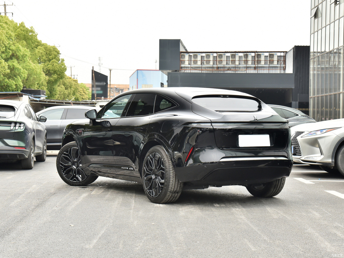 Avita 11 2022 011 Electric Vehicle BEV MMW Light Black Luxury Electric Cars