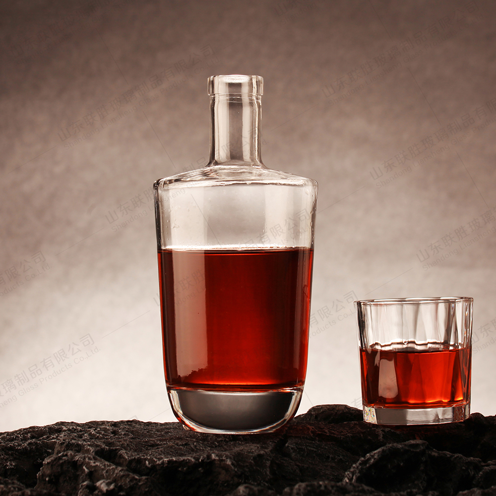 Glass Brandy Gin Rum Tequila Vodka Spirits Bottle With Lid 750ml Body Material Glass