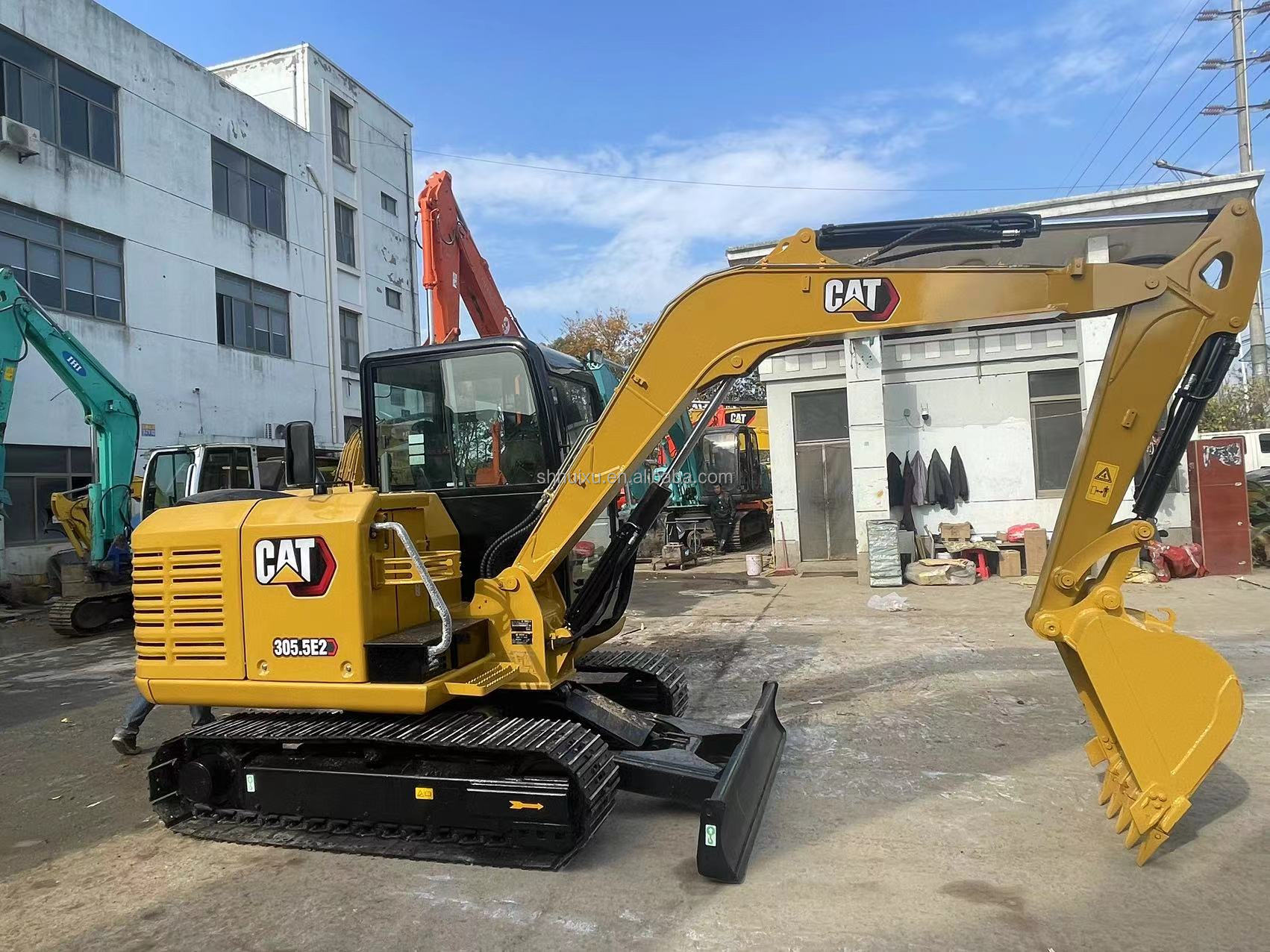 Improve Work Efficiency And Flexibility mini used excavators CAT 305.5 for sales construction equipment