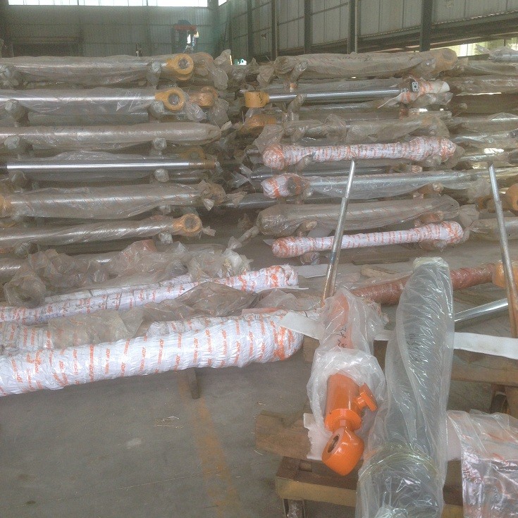 Hitachi EX60-3 bucket hydraulic cylinder