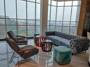 Quality Luxury Hotel Lobby Furniture Combination Fabric Velvet Sectional Sofa wholesale