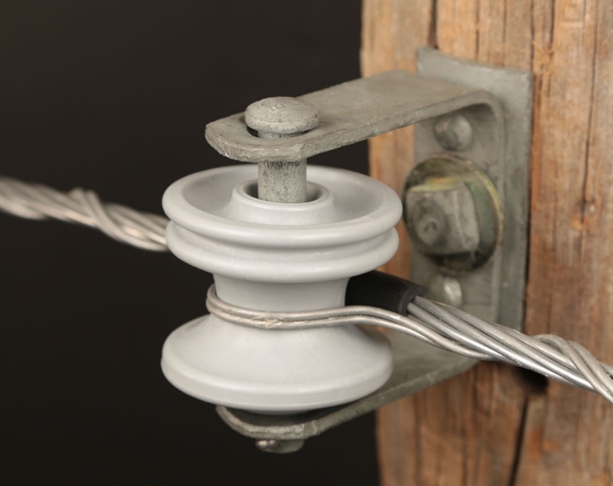 spool insulator deaded clevis application