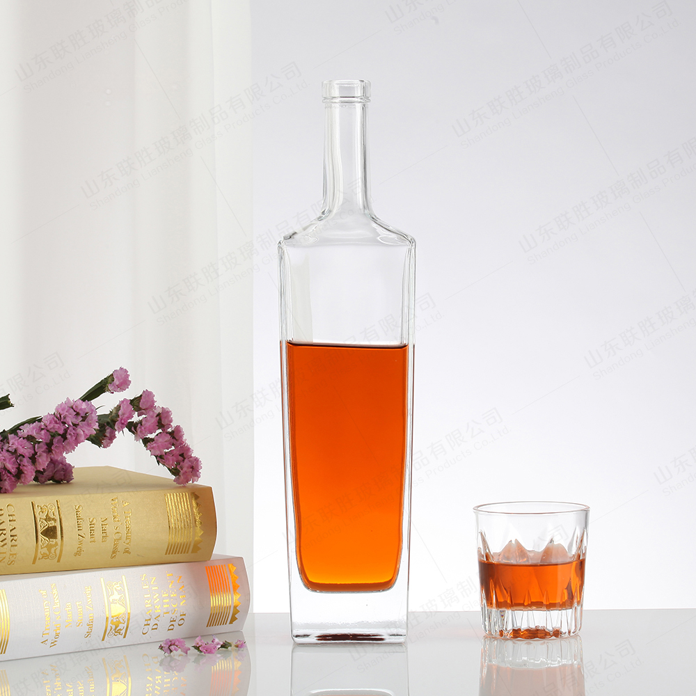 200ml 250ml 500ml 700m 750ml Square Flat Liquor Bottle for Vodka Whiskey Gin Tequila