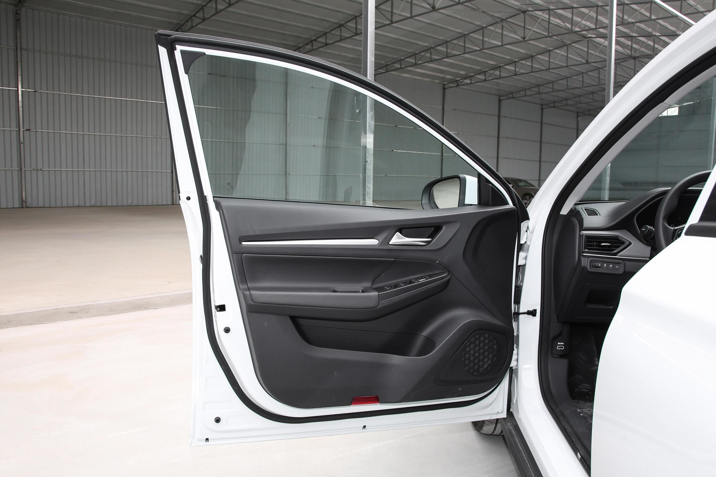 Dongfeng Aeolus E70 Pro New Energy Electric Car G59 Dongfeng Fengshen Hybrid G59E70 Yixuan Max Weltweister