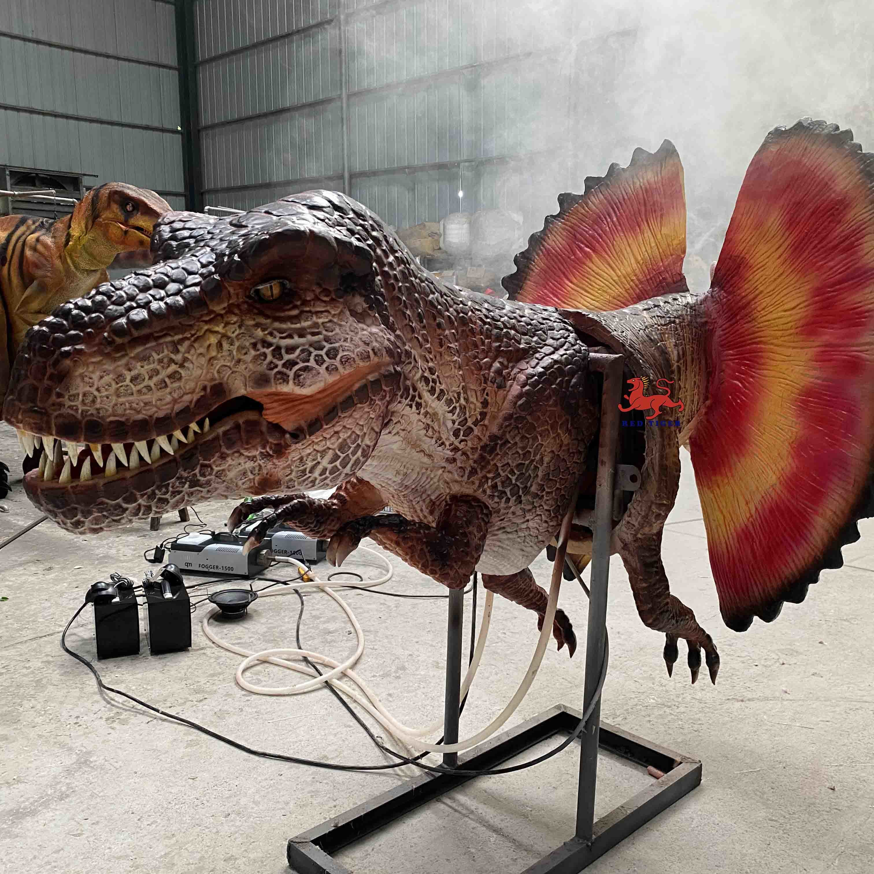 Lifelike Realistic Animatronic Dinosaur Dilophosaurus Head With Smoking Effect