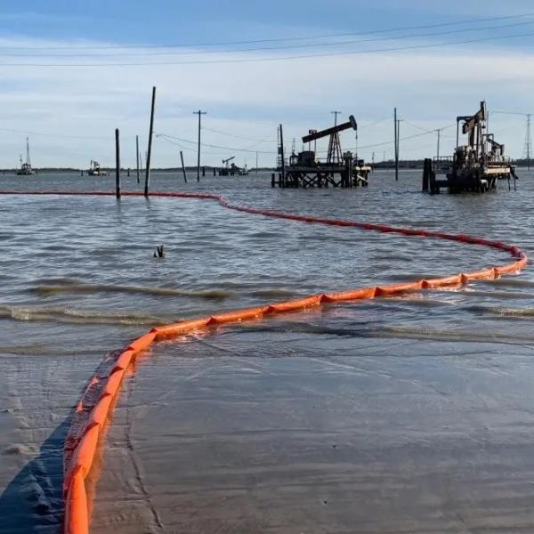 PVC Floating Barrier Foam Rubber Oil Containment Boom Customized Contain Ports