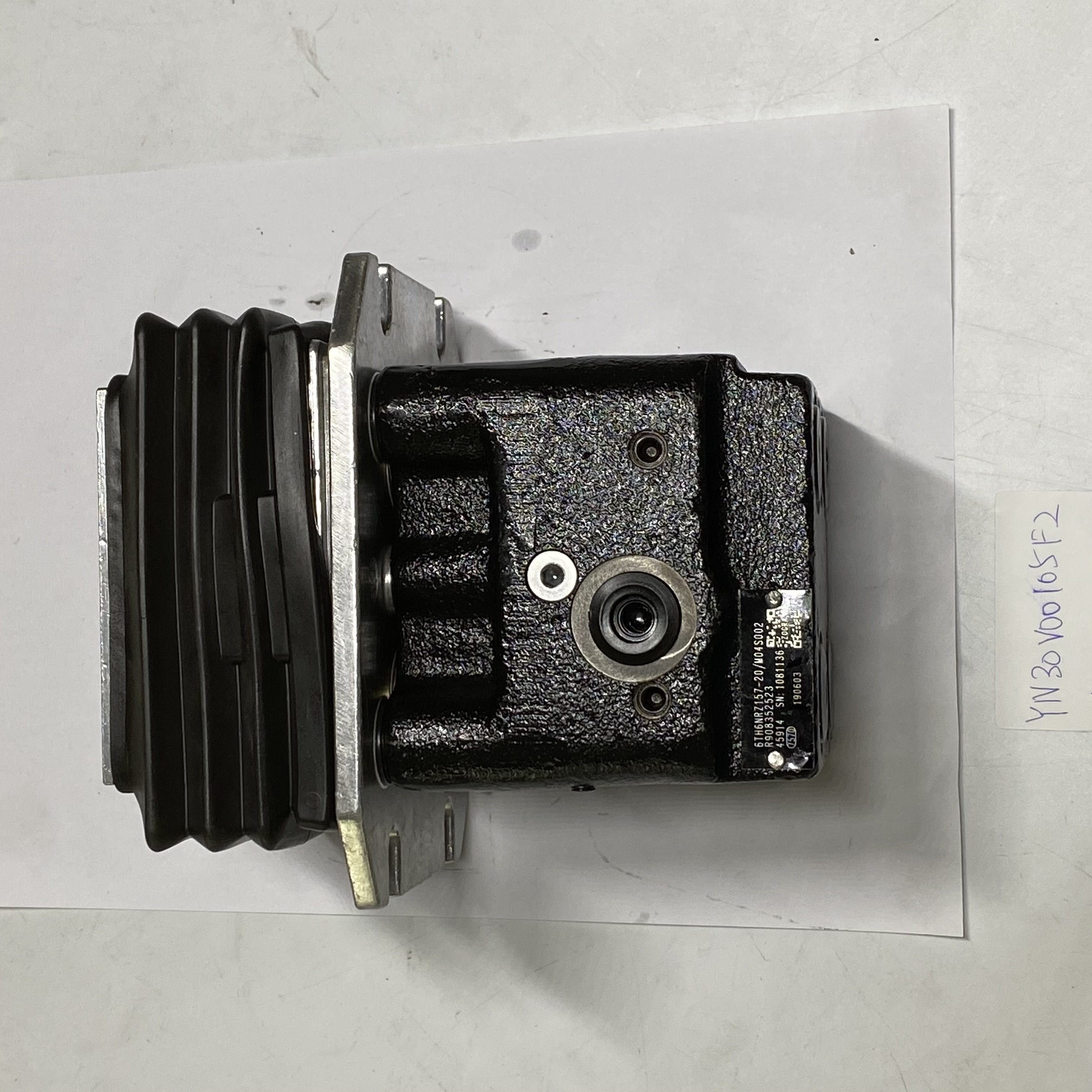 Construction works PILOT VALVE FOR SK200-8 SK210-8 SK330-8 YN30V00111F1 YN30V00105F2
