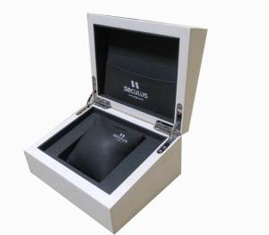 Quality Luxury Watch Gift Box, in High Gloss White Finish, Leather Interior, Removable Pillow for Single Timepiece wholesale