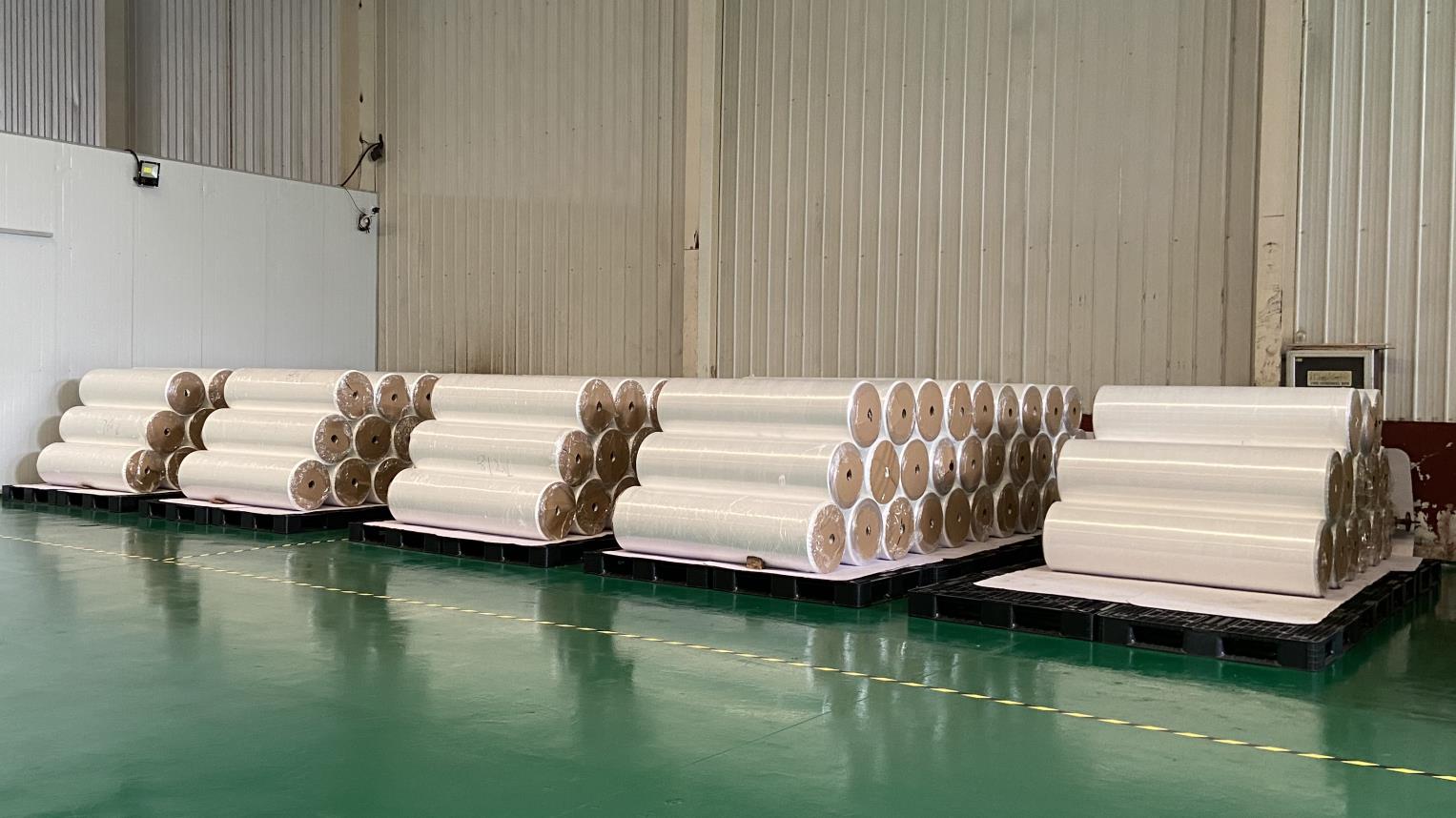 Microporous SMS PP Non Woven Fabric Roll Breathable Spunbond Non Woven Fabric