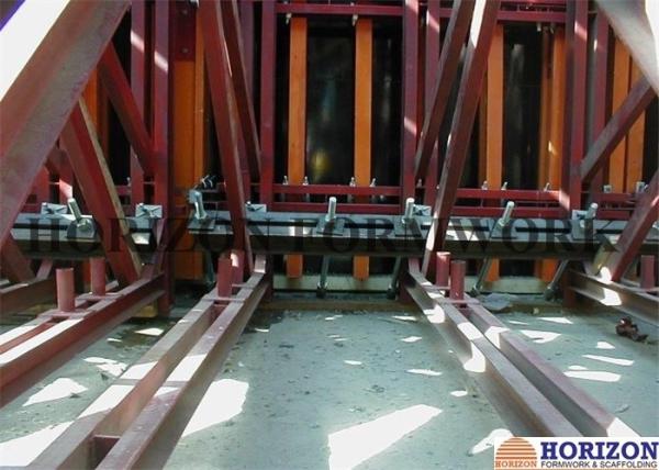 Heavy Duty One Sided Concrete Wall Forming Powder Coating Furface Crane Lift