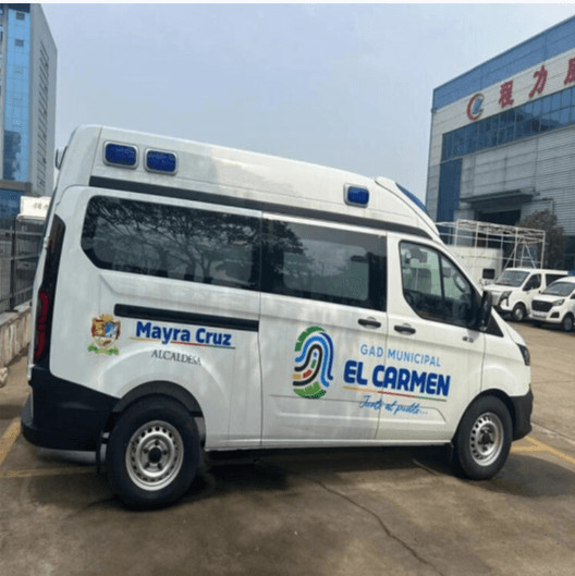 Euro 6 Emergency Ambulance Car 5820x1974x2690mm With 2500kg Curb Weight