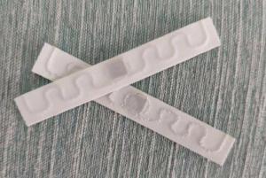 Quality Slim Style LAU007 8 RFID UHF Laundry Tag 200 Times Washing Cycles , RFID laundry tag , commercial laundry wholesale