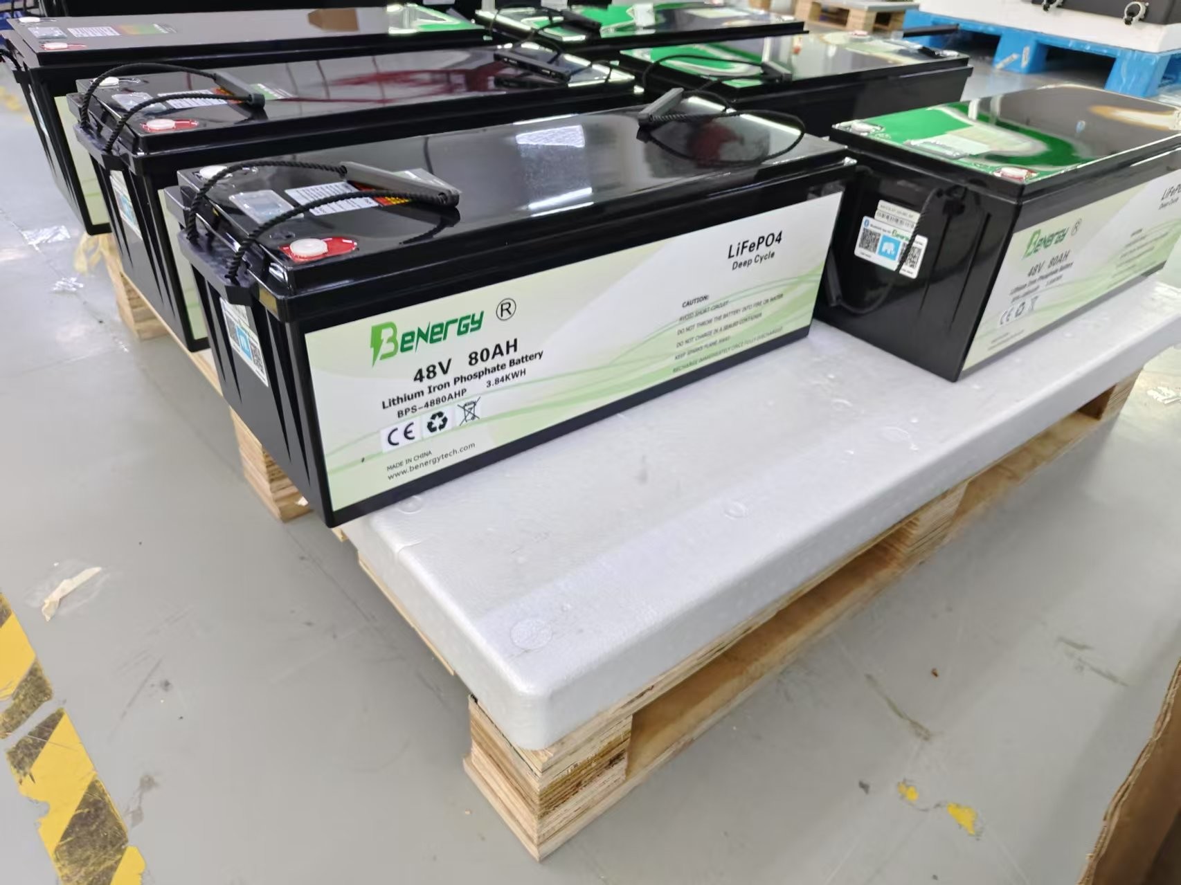 48V 80AH Lithium Battery Pack for Electric Vehicles E-Scooters and Golf Carts with Indicator Bluetooth and Standard Cases