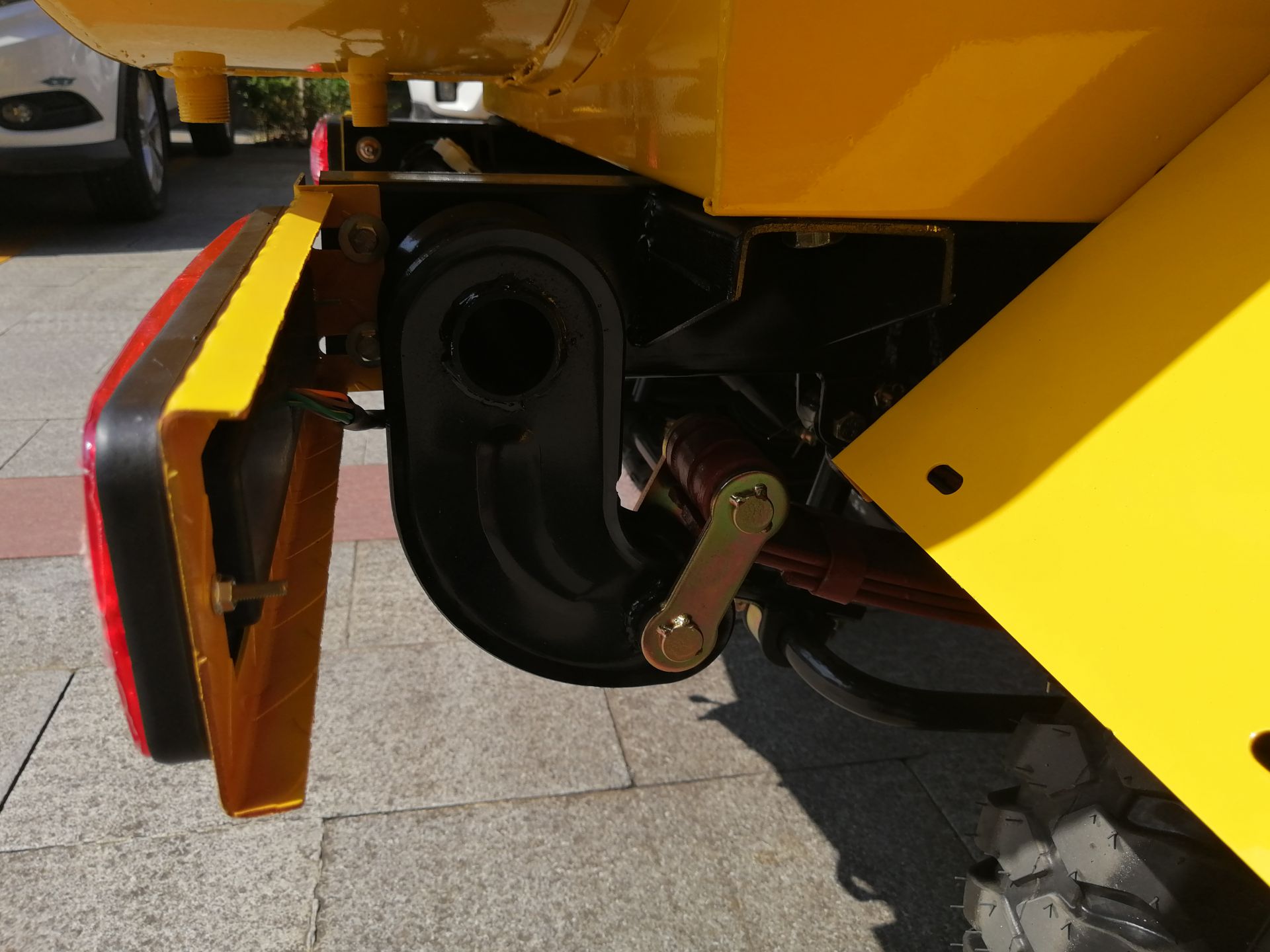 200cc Water Cooled Cargo Tricycle for Fire Fighting and Watering from Dayang Tricycle