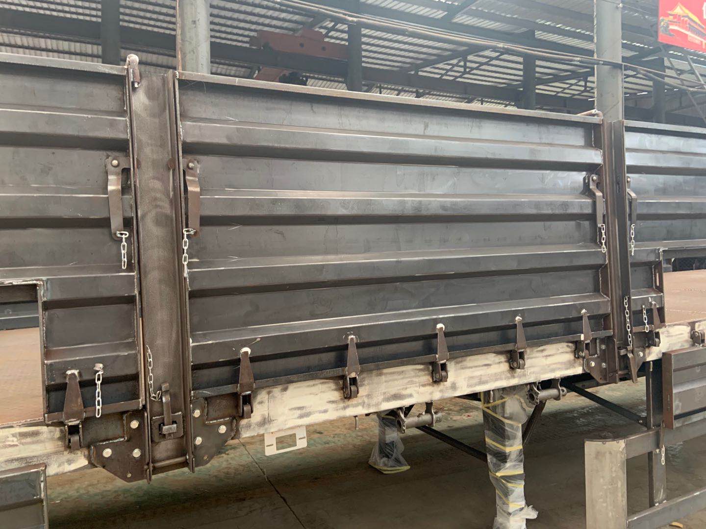 10 Steel Spring Suspension Super Link Side Dump Semi Trailer with 30 tons Max Payload