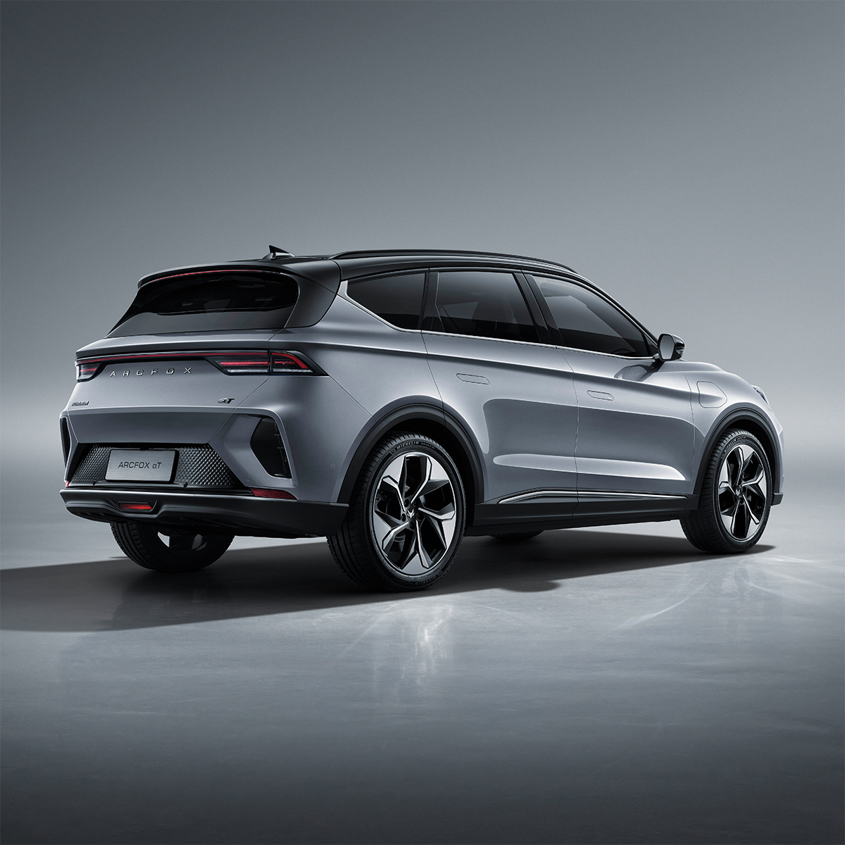 Electric Car Four Drive SUV Arcfox Alpha T S 20.3inch 4k Screen Ev Vehicle WHEELBASE 2915mm Normal Charging Time 11.5h