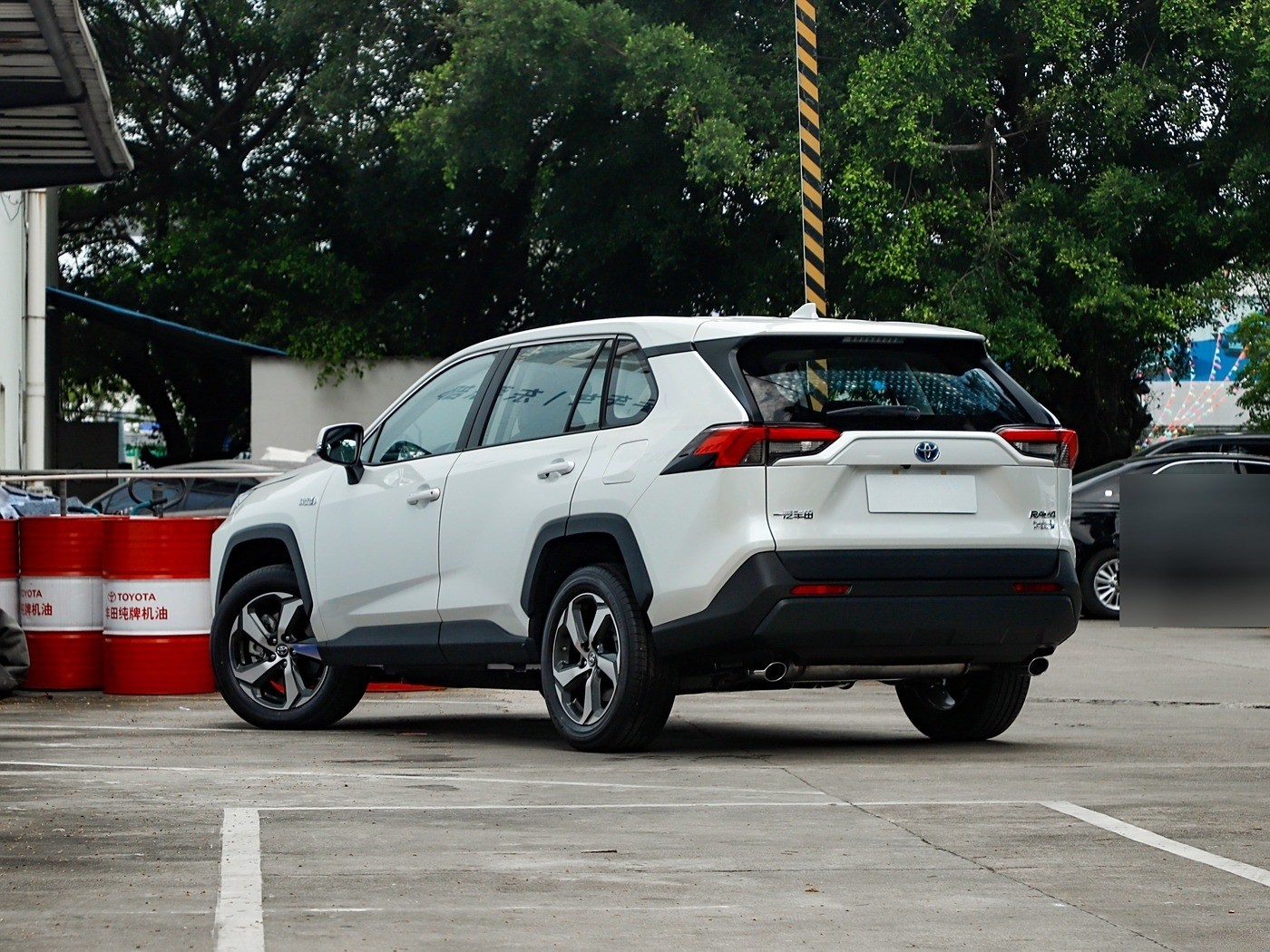 180Km/H 5 Door 5 Seater SUV PHEV Toyota RAV4 Rongfang Dual Engine E+ 55.00L Fuel Tank