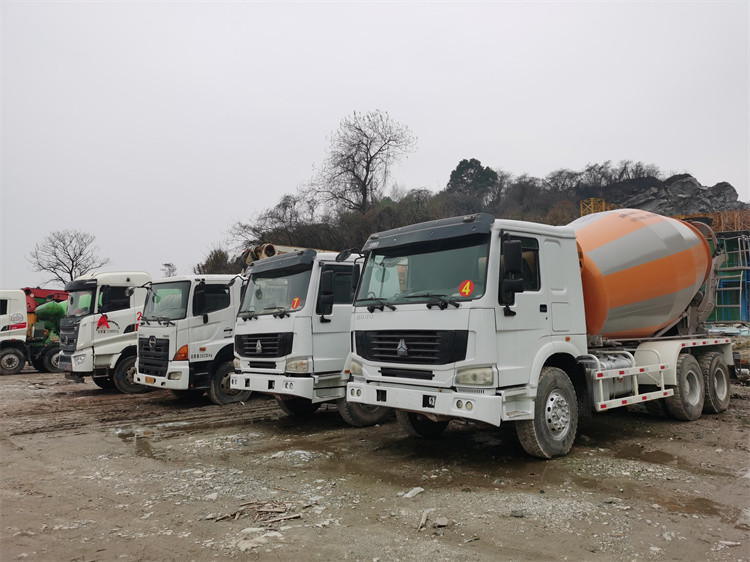 China Changsha Concrete Mixer With Pump 10m³ Capacity