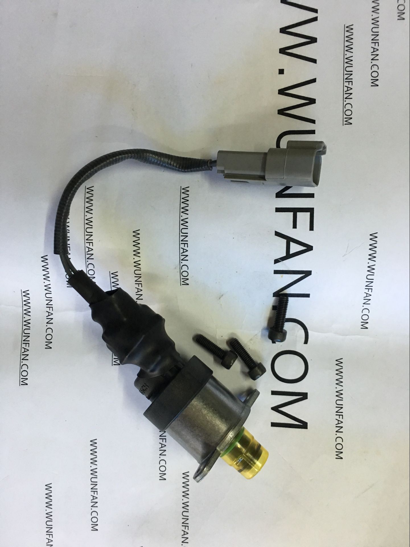 Excavator genuine Cummins Diesel Engine 4903523 solenoid