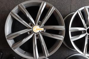 Quality 5 Double Spoke 8J Rims For Volkswagen , ET44 18 Inch Aluminum Rims wholesale