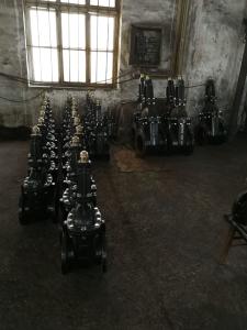 Quality (ANSI) Cast Iron Gate Valve O&amp;Y flanged ends wholesale