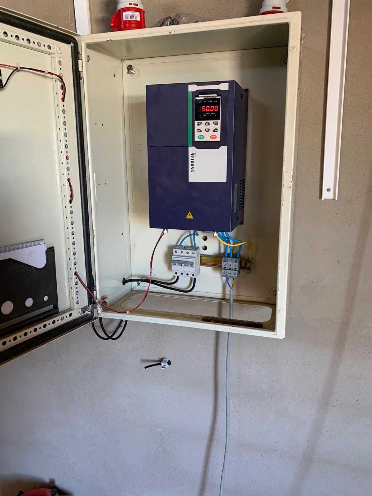 And Durable 380V 11kw 15hp Solar Pump Inverter With Comprehensive Protection Functions