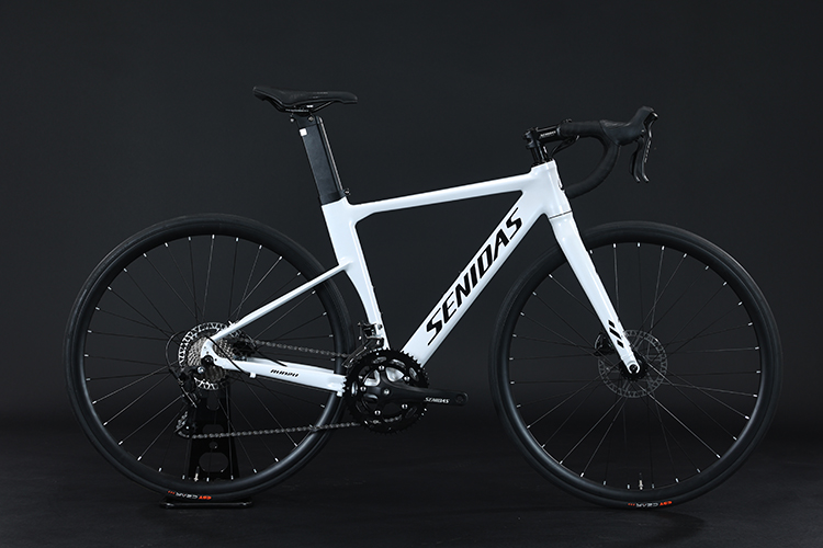 Lightweight Aluminum Frame Road Bicycle With 18 Speed And Hydraulic Brake For Control