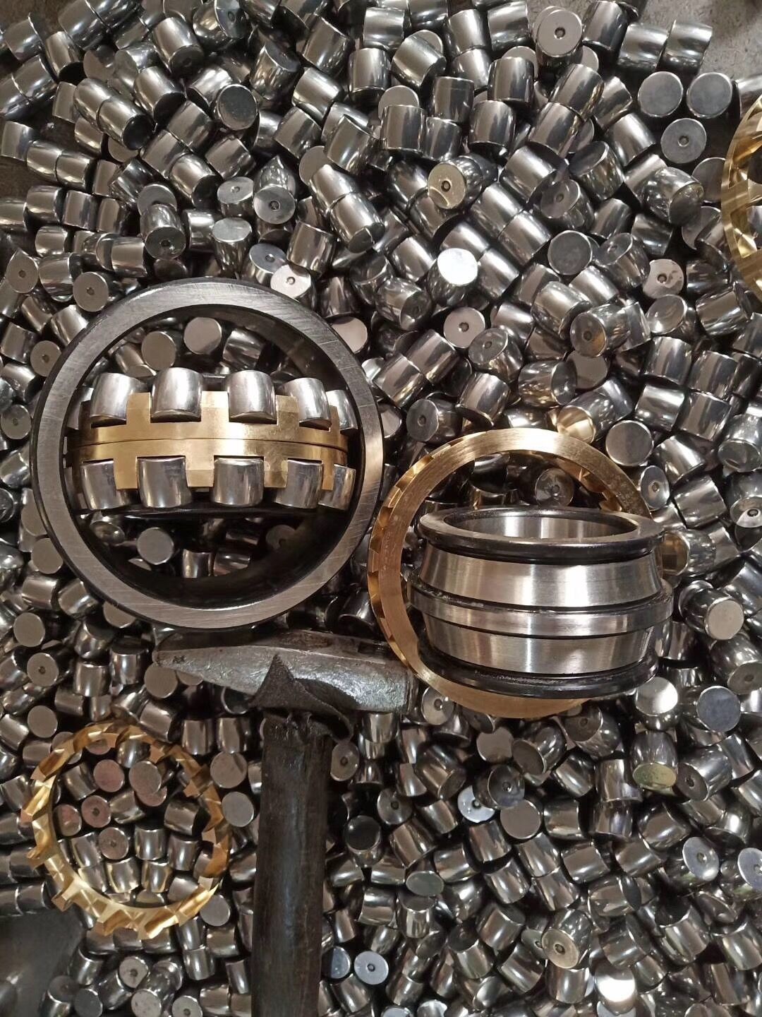 30*62*20mm Single Row Spherical Roller Bearing 22206MB SKF GCR15 High Speed