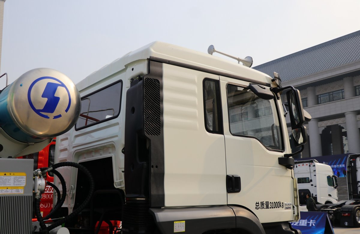 Concrete Mixers With Truck Shacman M3000 Model 12 Wheels 7.5 Cubic Tanker Single Sleeper