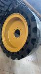 Skid Steer Solid Tyres 10-16.5 12-16.5 Skid steer loader tires for Bobcat skid