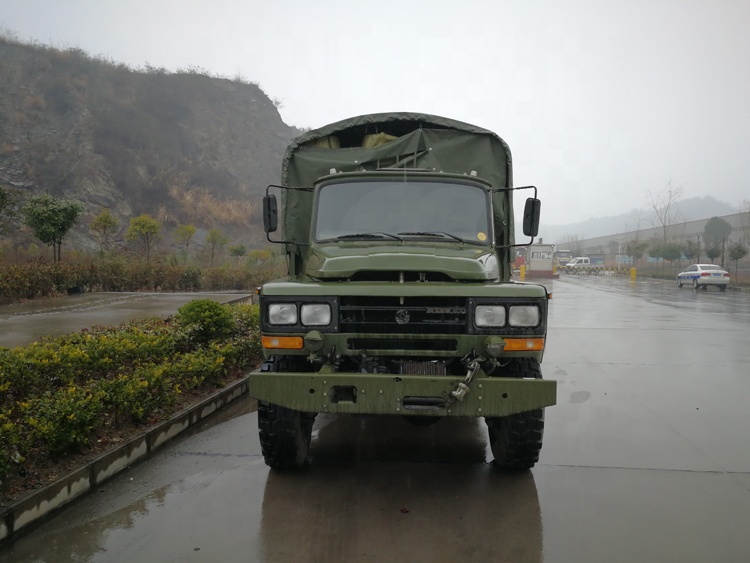 Dongfeng Troop Transport Vehicle With 6 X 6 All Wheel Drive And YUCHAI Euro 3 Engine