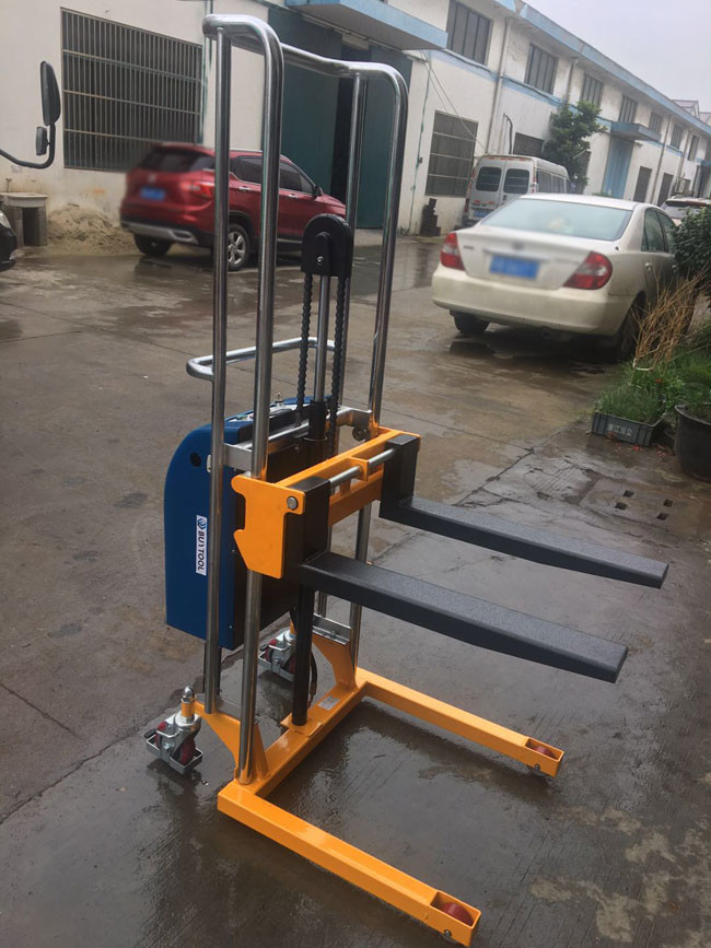 Battery Operated Portable Forklift Pallet Stacker Truck Hand Lift 400kg Capacity