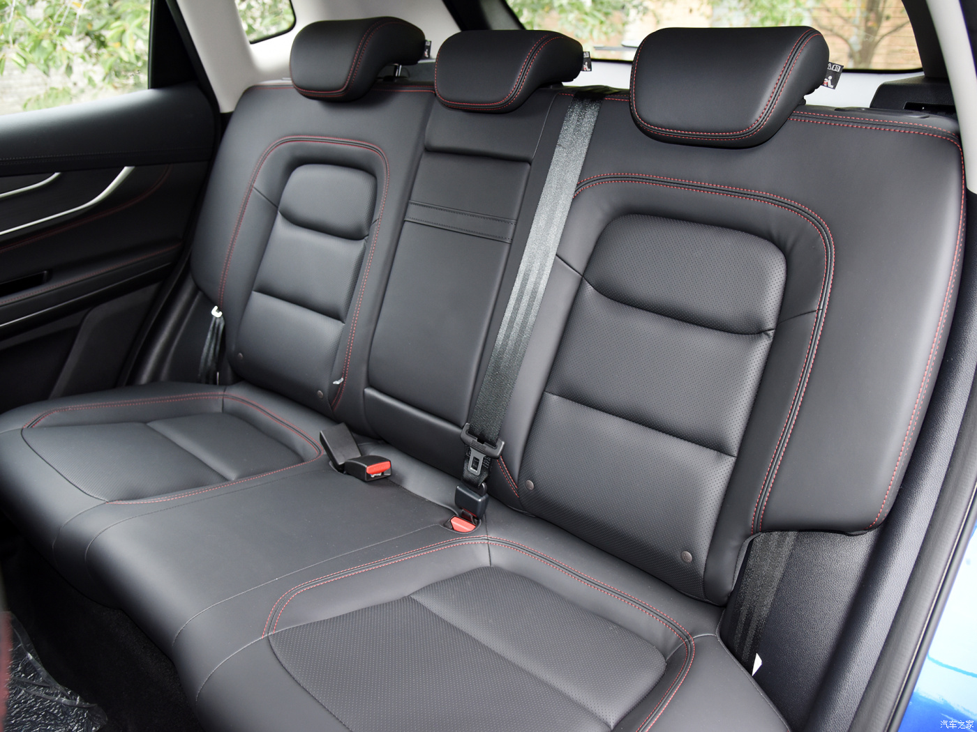 EXEED LX 2023 's Top-Selling 2.0T DCT0KM Gasoline SUV with Electric Rear Window and Fabric Seats