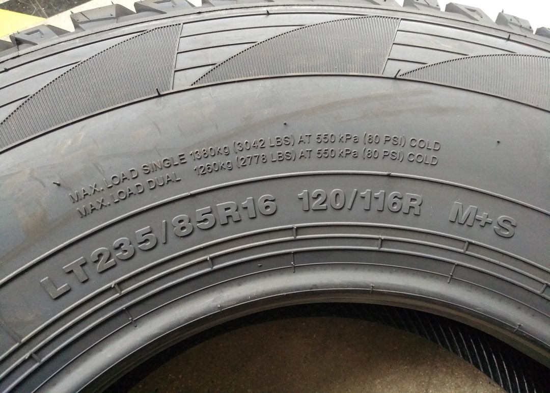 Typical AT Pattern All Terrain Tires LT235/85R16 Promoted Cornering Performance