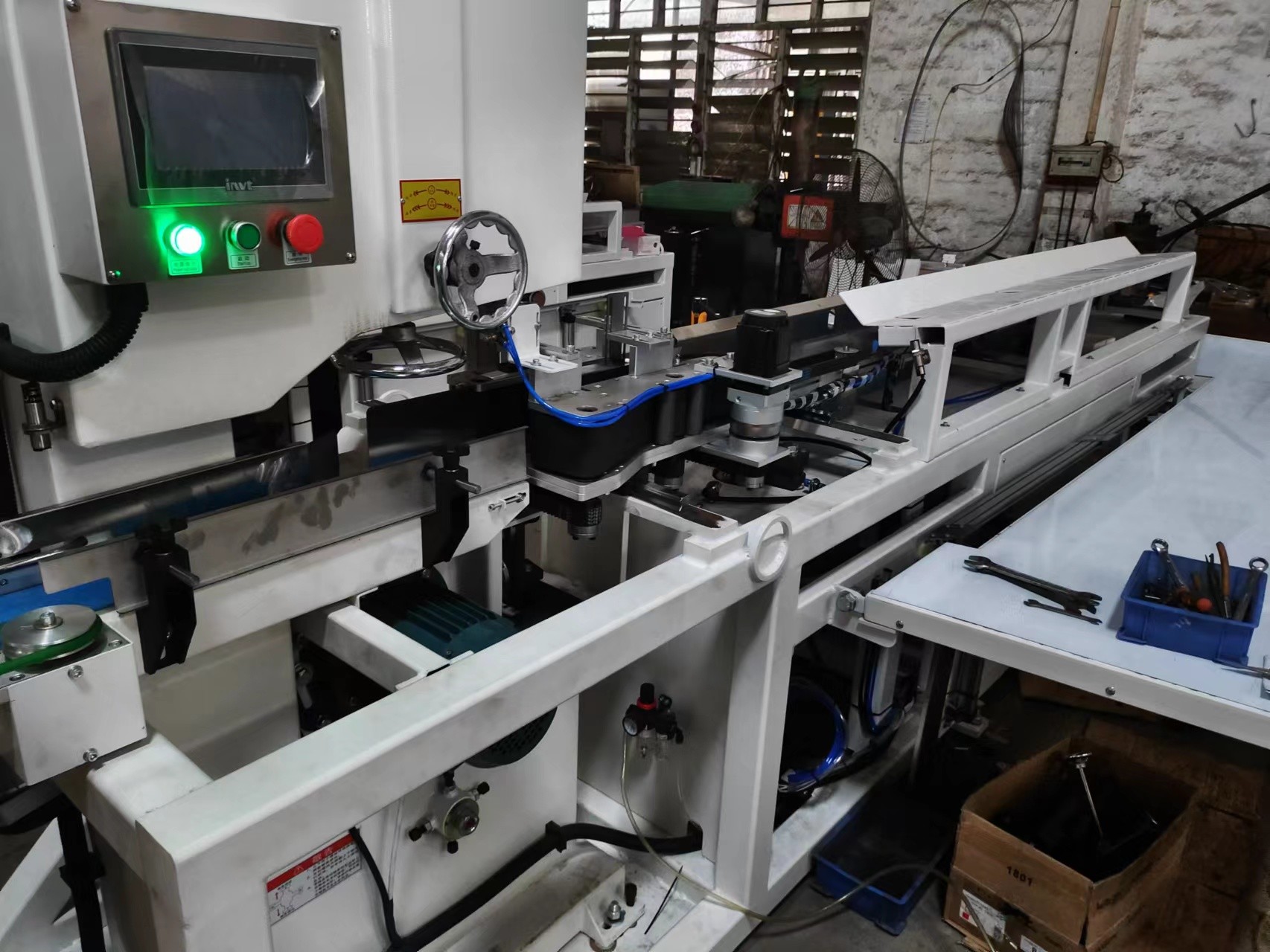 Fully Automatic Toilet Paper Roll Cutting Machine Single Roll Cutting Machine 100cuts/min