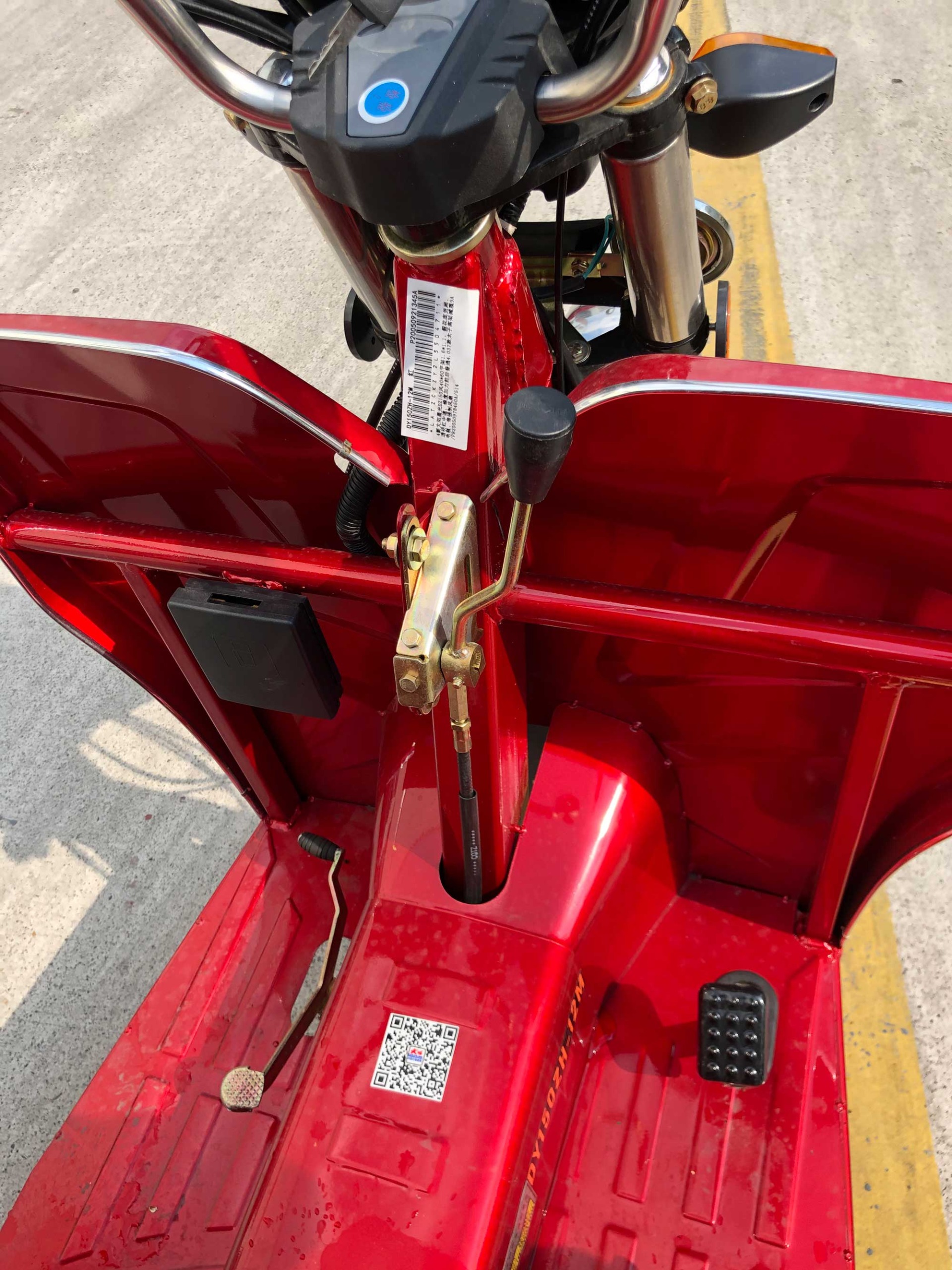 DAYANG 201-250cc Air-cooling Engine Gasoline Open Type Red Motorized Passenger Tricycle