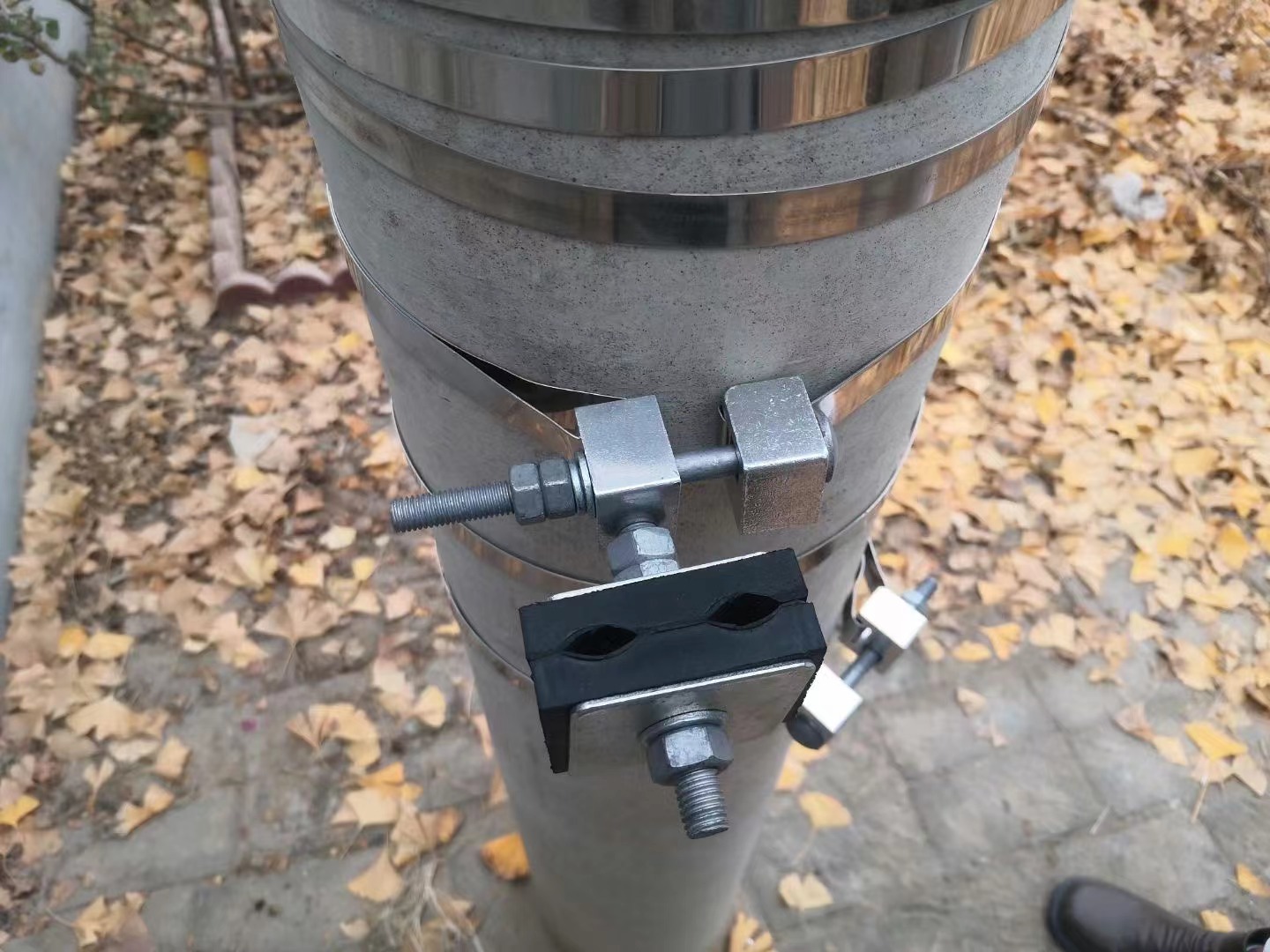 Stainless Steel Heat Treatment Normalizing Fastening Clamp for Pole/Tower Smooth Surface