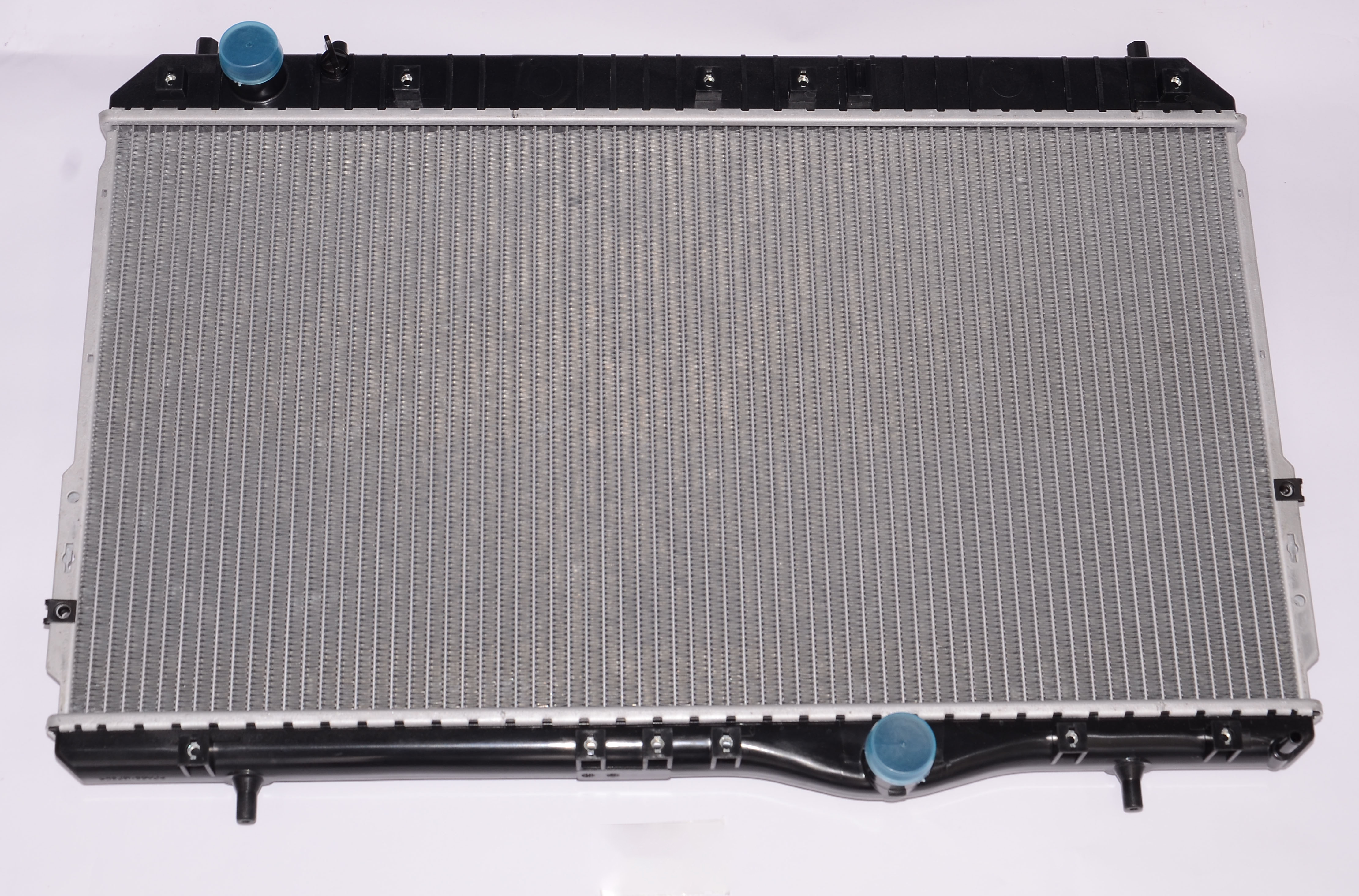 9011330 Aluminum Radiator Water Tank for Buick EXCELLE Manual Transmission Purpose