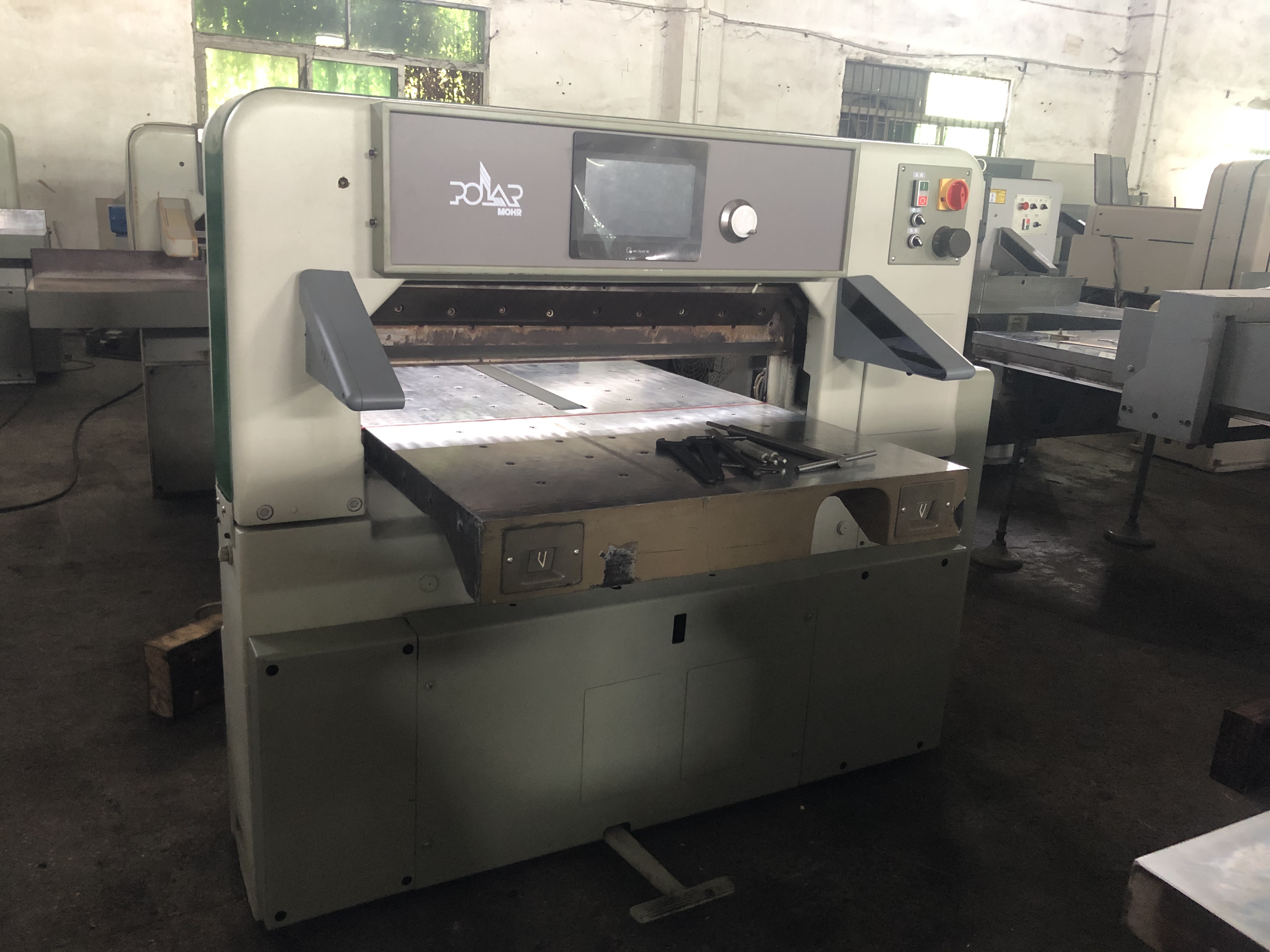 Printing Shops Paper Cutting Machine Polar Guillotine 920 Cutter for Precise Cuts