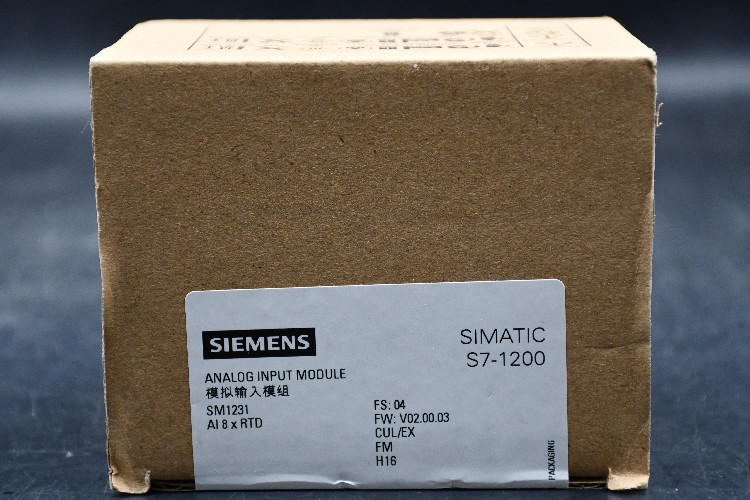 Siemens - PLC I/O Module for use with SIMATIC S7-1200, 100 x 45 x 75 mm, Analogue, IB IL 24 DI8/HD-XC-PAC, 24 V dc,