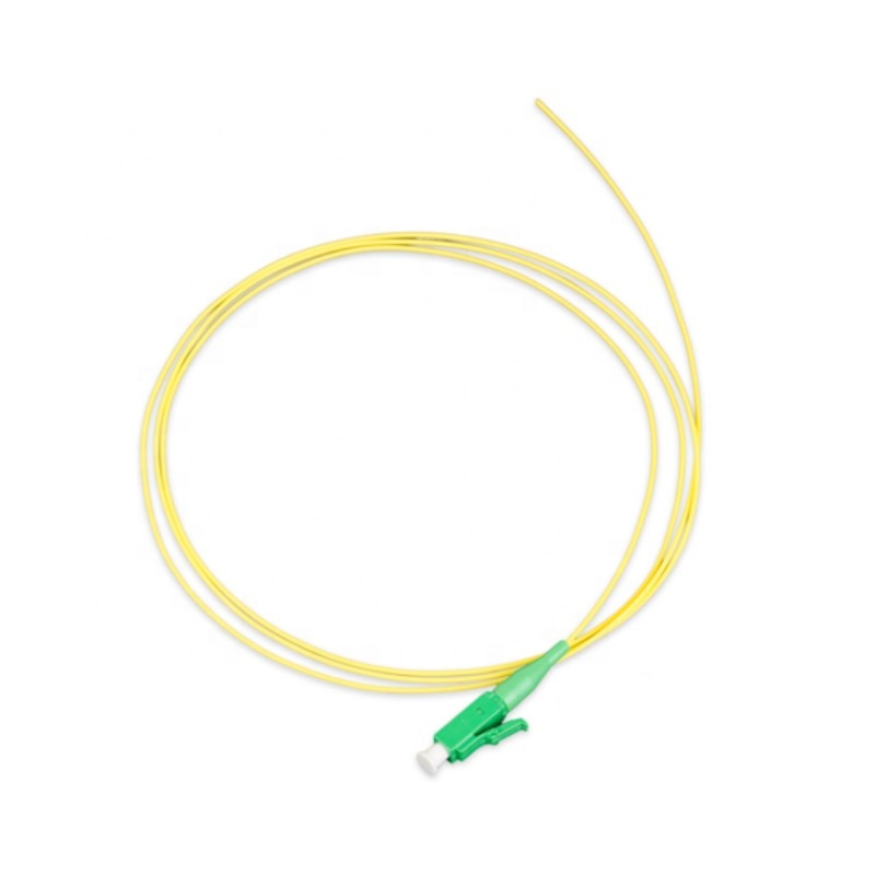 0.9mm LC APC Fiber Optic Pigtail for LSZH/PVC Pigtails on Single Mode FTTH Equipment