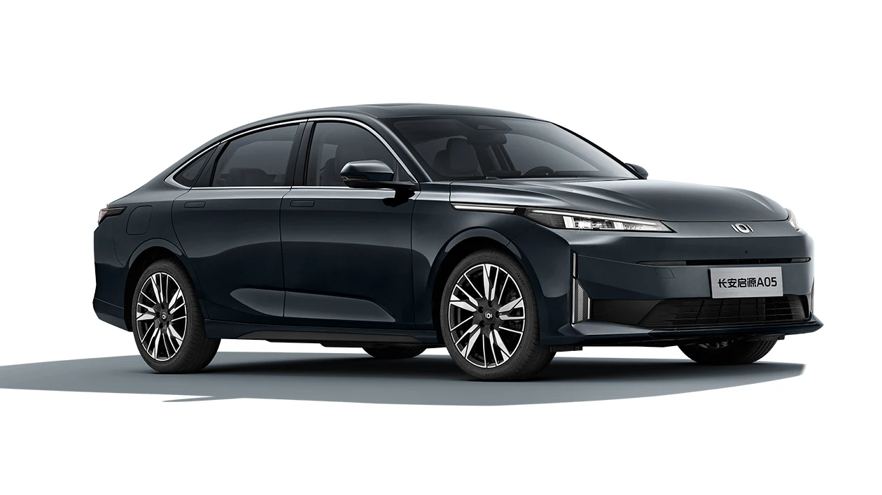 Power-saving Changan QIYUAN A05 Hybrid Car Touch Screen and ACC Cruise Control for Efficiency