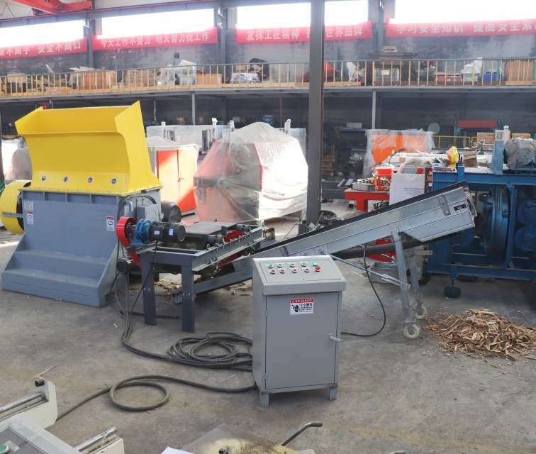 Mobile Wood Pallet Dismantling Sawmill Wood Tray Pallet Cutting Splitting Recycling Machine