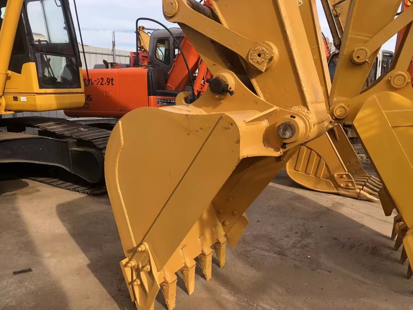 Used EC290B LC Crawler Excavator with 7 m3 Bucket Capacity and Other Hydraulic Valve
