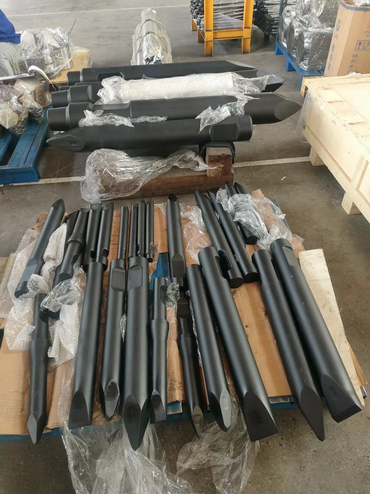 Other 42Crmo TSG46A TSG48A Chisel SB40 SB81 SB121 HB20G Hydraulic Rock Hammer Breaker Tool With Long Lifespan Design 6