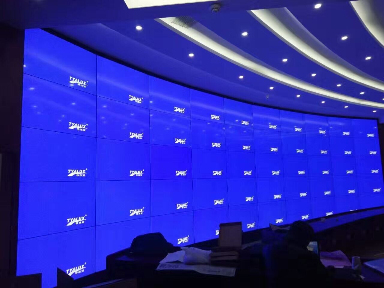 Energy Saving Ultra Slim P4 RGB LED Display Full Colour Waterproof LED Screen 42500 Dots/Sqm