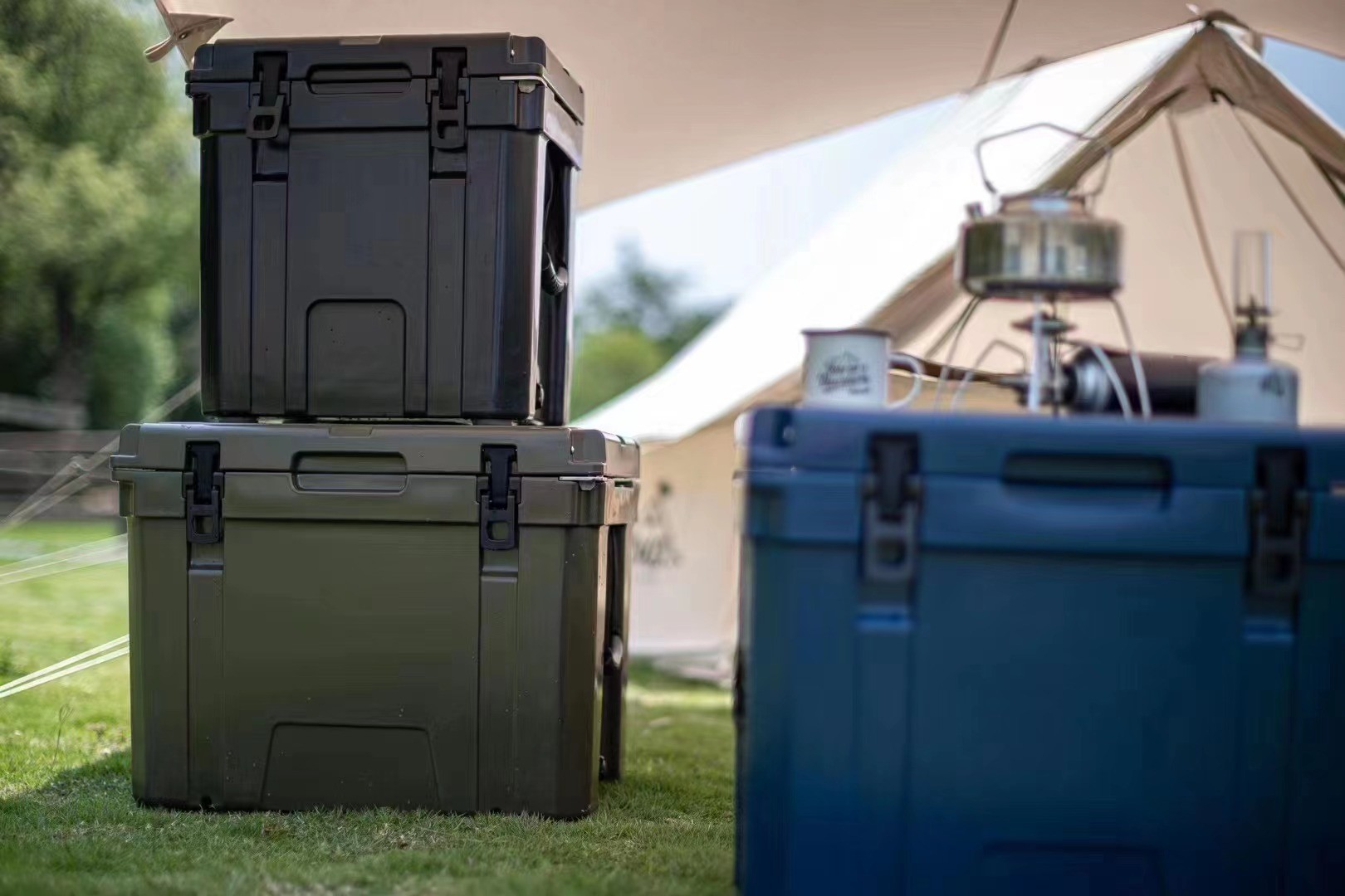 Keep Your Food Cool and Fresh with our Rotomolded custom color Lunch Cooler with Handle