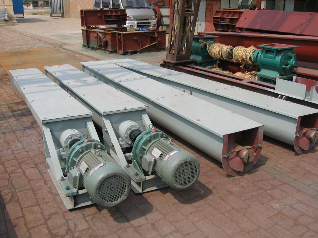 Long Distance Screw Conveying Equipment Easy Maintenance For Electric Power Industry