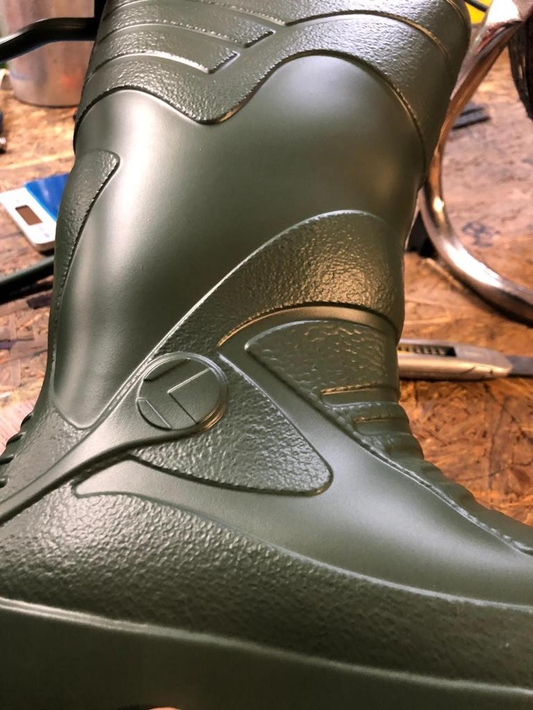 EVA Water Based Mould Release Agent For Polyurethane Shoe Soles Boots