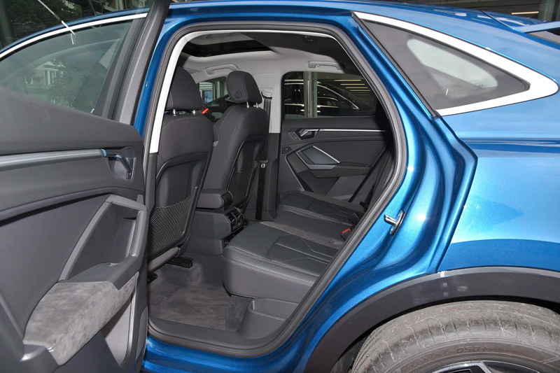 Q3 Sportback 2024 2023 35 40 45 TFSI RS 5 Seats Compact SUV 200km/h 1.5 2.0 T Gasoline Petrol Car for Audi LED Headlight